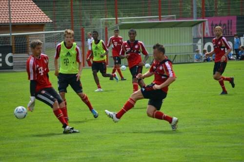 FCB Training with Boateng and Usami