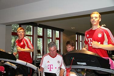 Neuer & Co. absolvieren Leistungstest